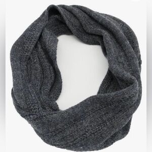 American Eagle charcoal color knit infinity scarf